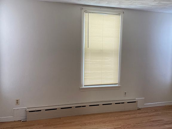 4th image of 81 Trenton St