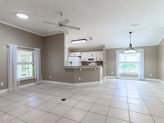 5th image of 1129 SUMMERCHASE Drive