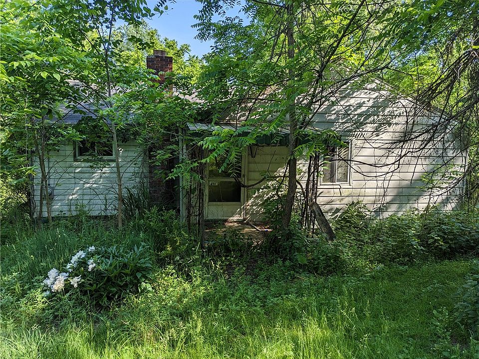 2nd image of 225 Johnston St