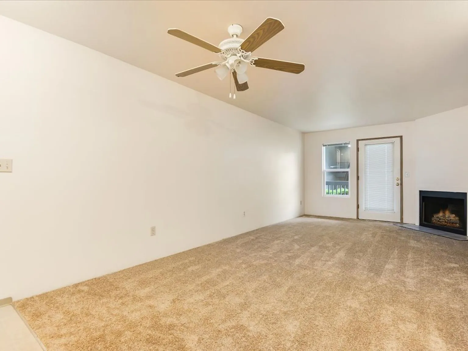Raleigh Court — Photo 4