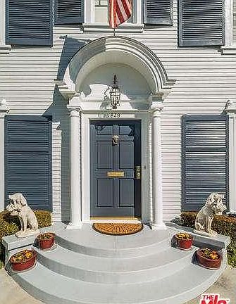 5th image of 848 Westchester Pl
