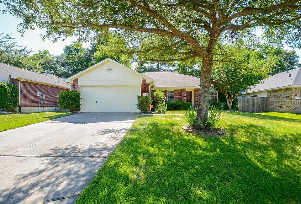 1st image of 13639 Country Pine Ct