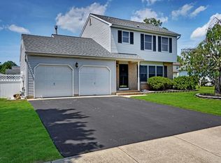 7 Maypink Ln, Howell, NJ 07731