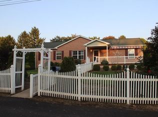 16 Ideal Ave, Cheswick, PA 15024