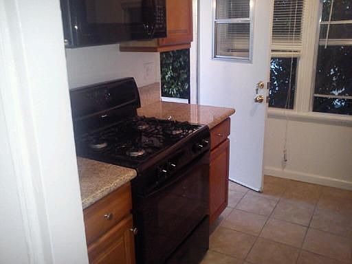 5th image of 506 E Arbor Vitae St APT 4