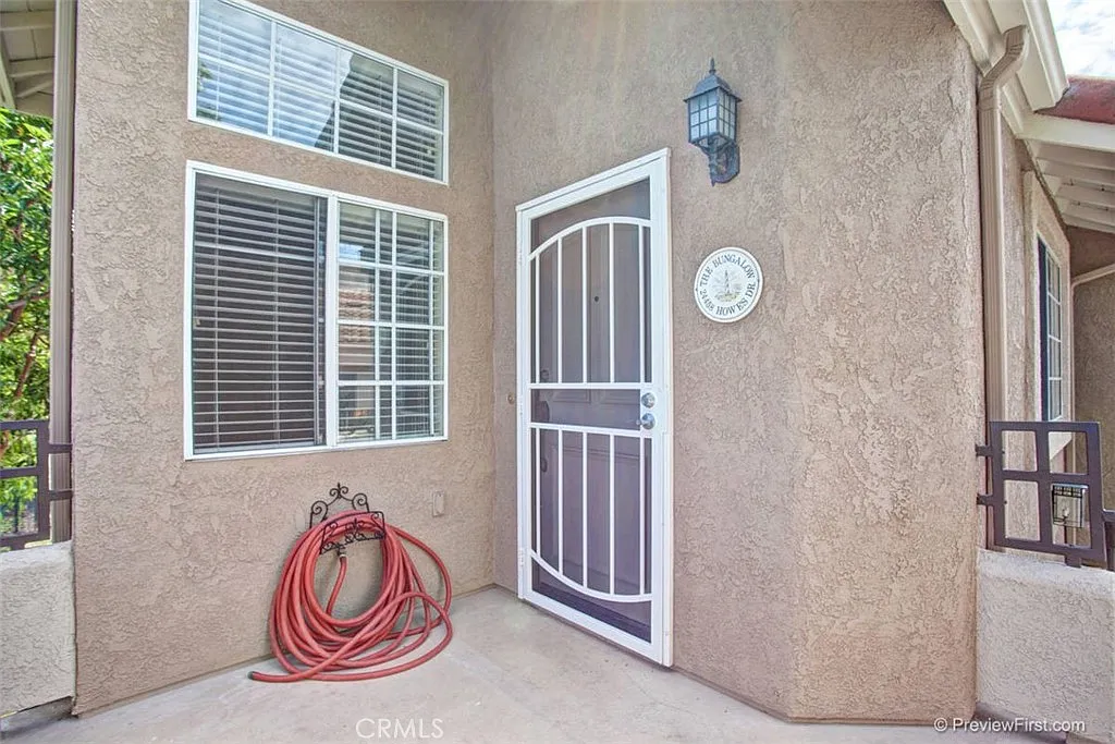 2 bed, 862 sqft, $3,300 — Photo 3