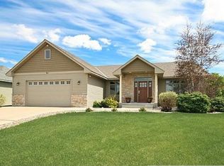 911 Acacia Dr, Annandale, MN 55302