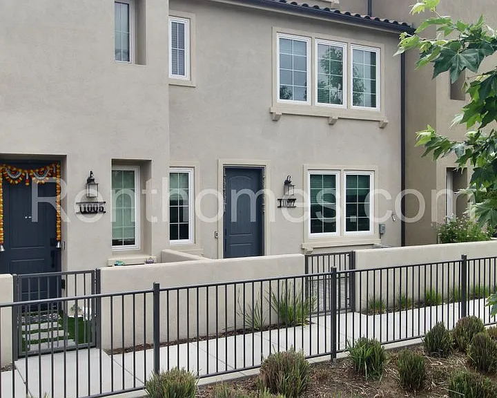 11007 Evelyn Way — Photo 1