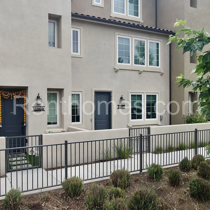 11007 Evelyn Way