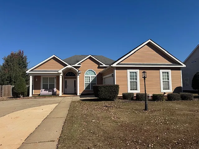3 bed, 1931 sqft, $2,100 — Photo 1