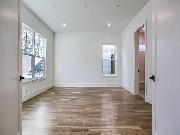 5th image of 5435 Richmond Ave