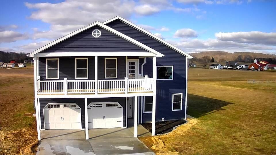 1st image of 393 Clayton Mills Cir
