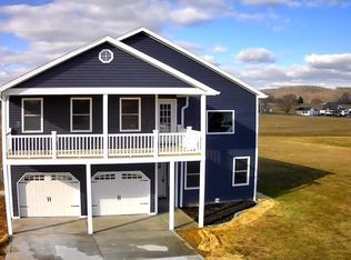 393 Clayton Mills Cir, South Salem, OH 45681