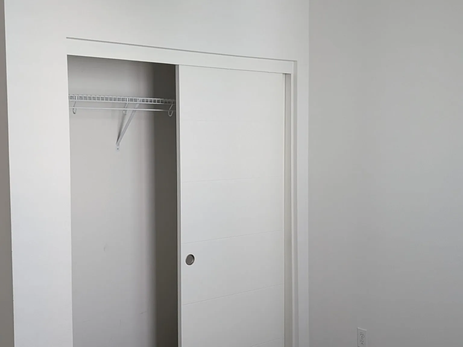 3 bed, 2.5 bath, 1570 sqft, $1,400 — Photo 3