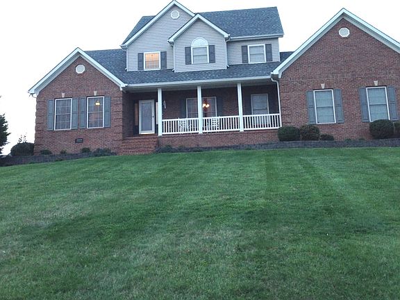 2nd image of 463 Wyndemere Way