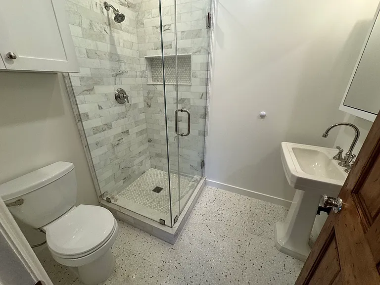 6345 Primrose Ave #10 — Photo 16