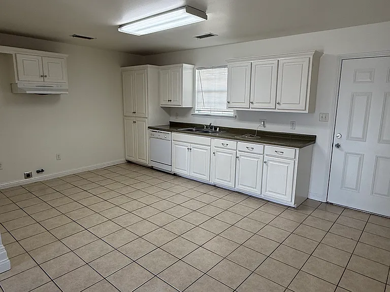 106 Blue Dr — Photo 3
