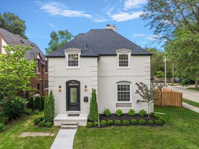 790 Washington Rd, Grosse Pointe, MI, 48230