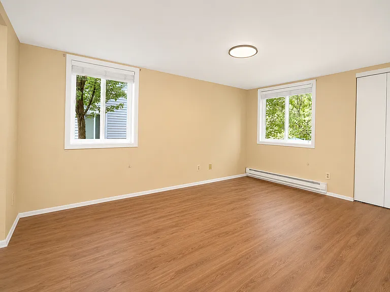 12740 NE 10th Pl — Photo 7