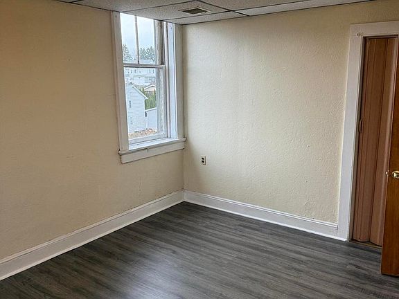 4th image of 717 Mill St APT 3