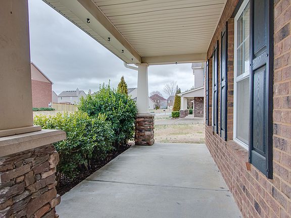 4th image of 81 Owl Dr