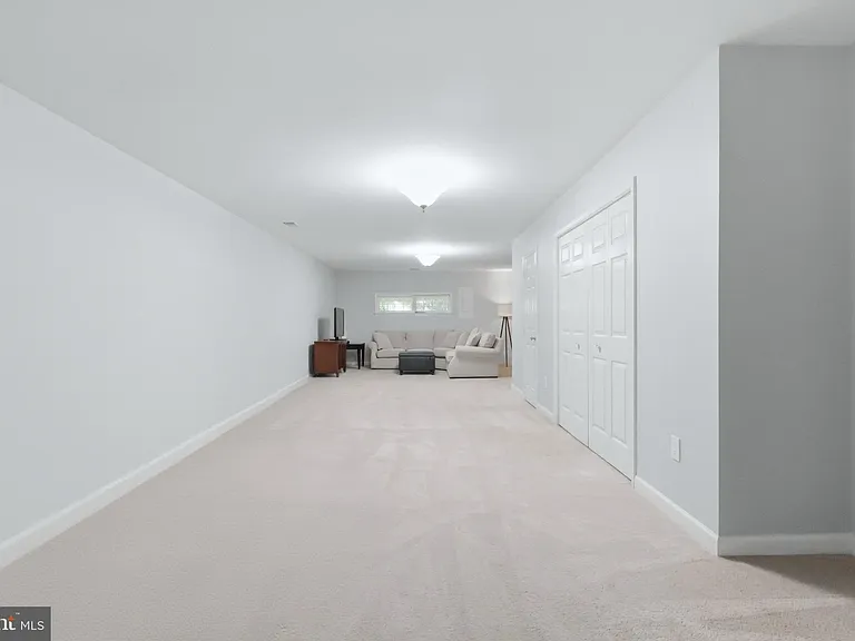 900 Hickory Cir — Photo 28