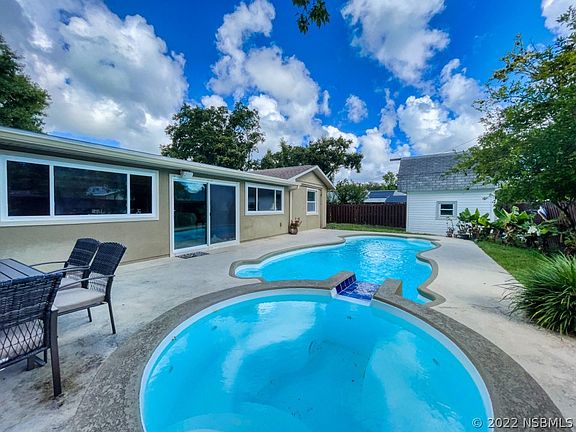 2nd image of 1811 Royal Palm Dr