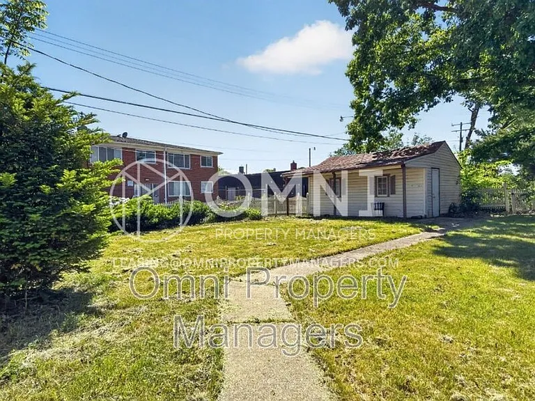 11529 Roxbury St — Photo 23