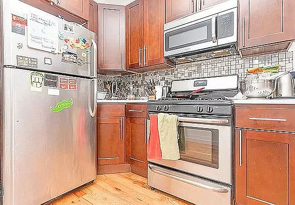 3rd image of 1417 Bedford Ave APT 2