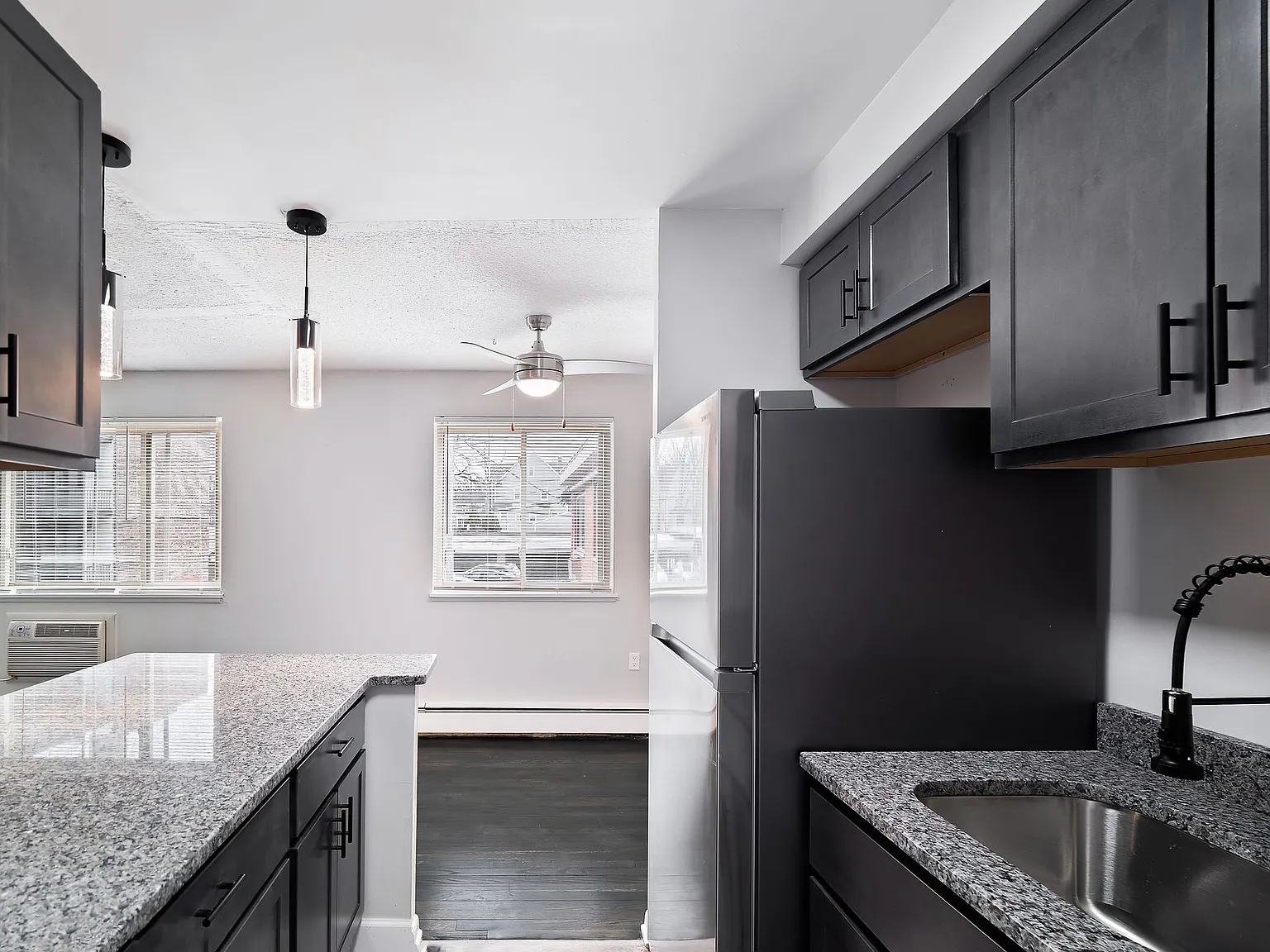 Coventry Mayfield Apartments — Photo 2