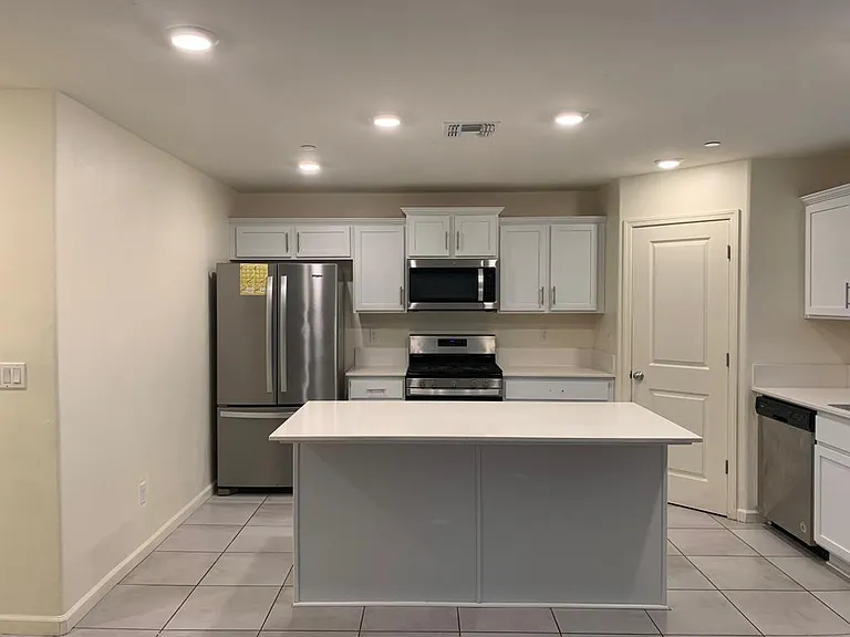 632 Heitz Ct — Photo 23