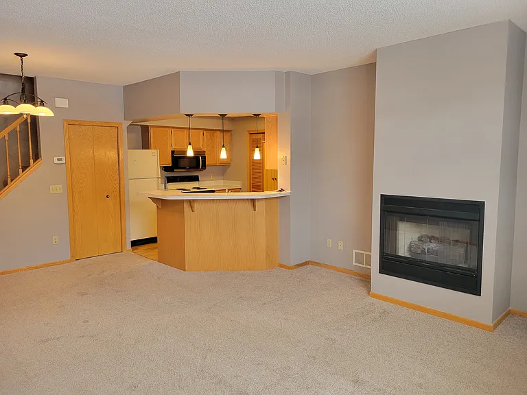 10924 Oregon Ave S — Photo 4