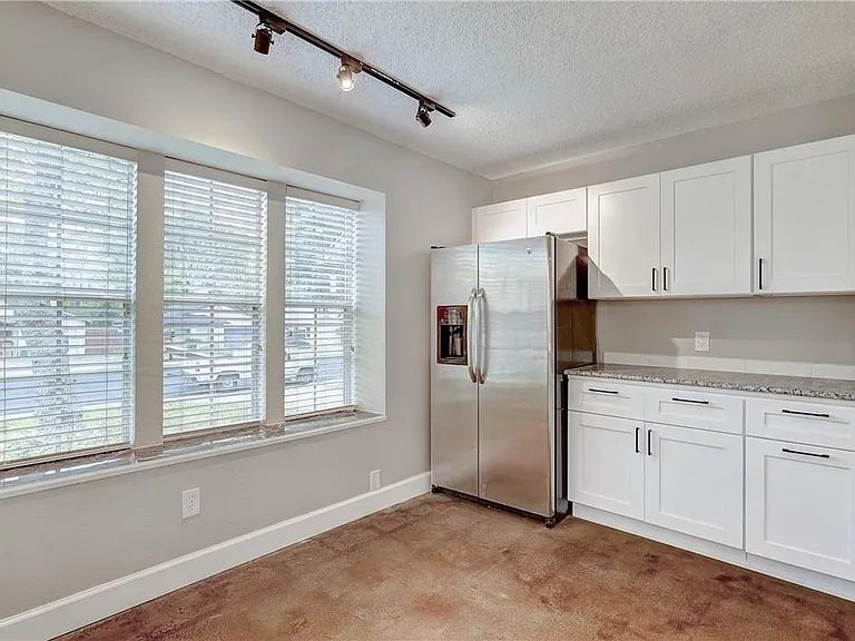 6009 Avery Island Ave — Photo 12
