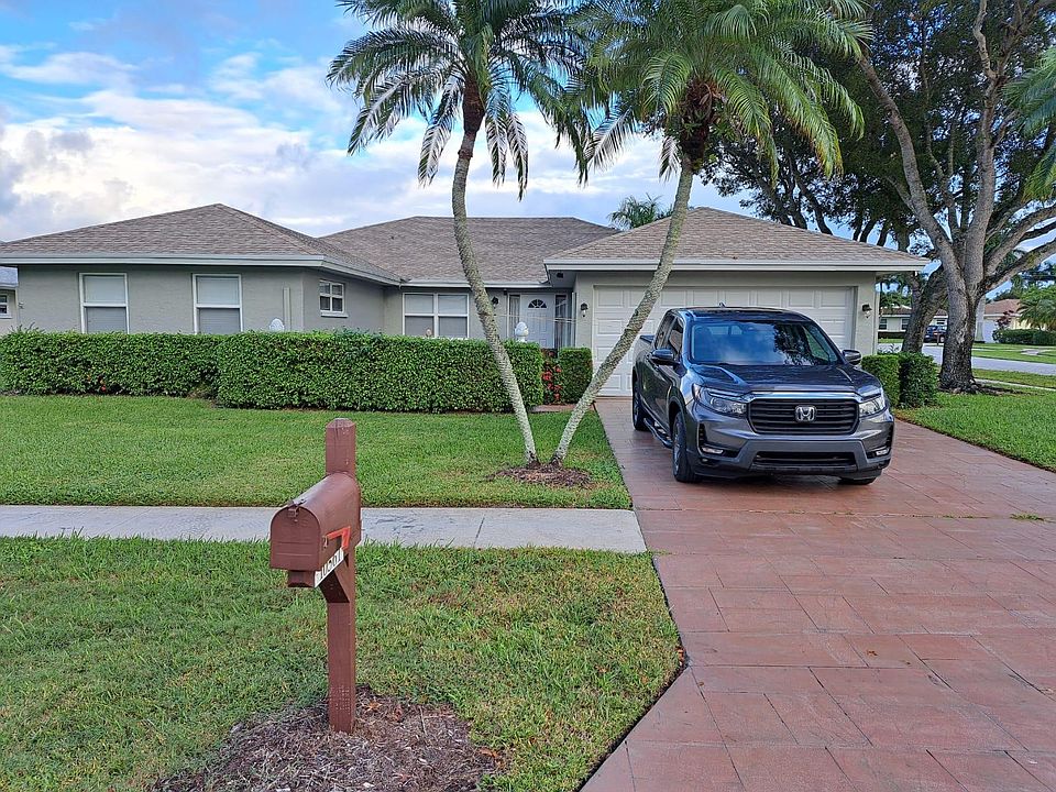 1st image of 10561 Green Trail Dr S