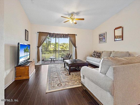 3rd image of 205 Bayberry Cir Unit 705
