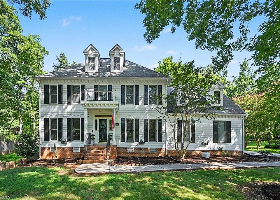 1st image of 611 Flagstone Way