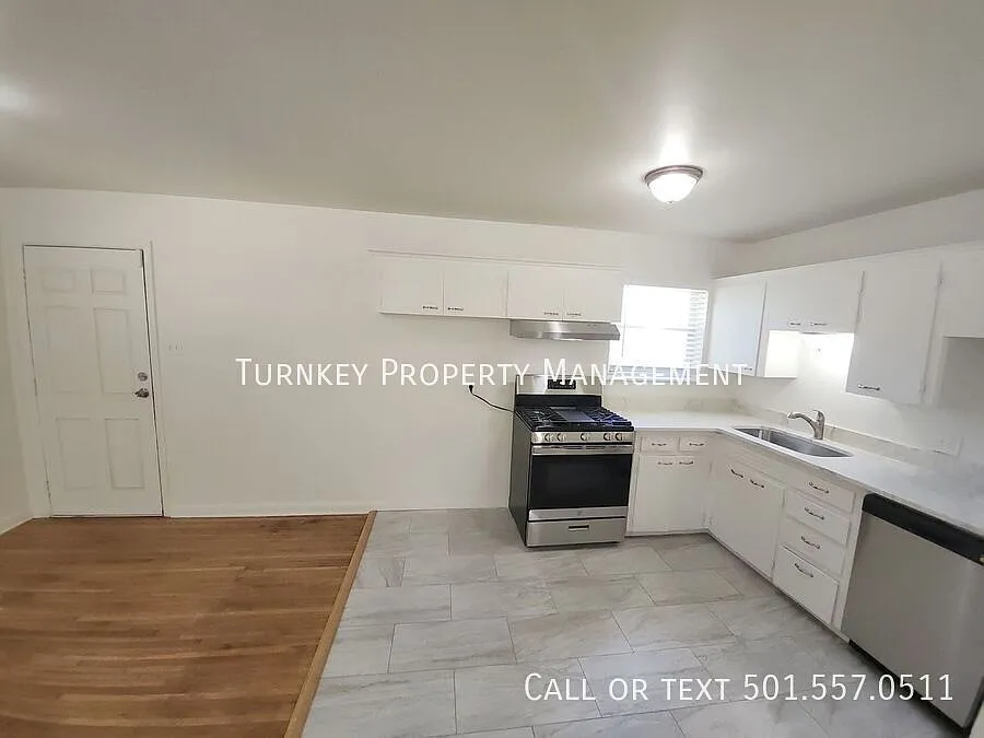 Cozy 3-Bedroom Little Rock Home — Photo 4