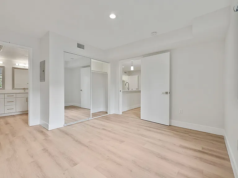 Mariners Place — Photo 14