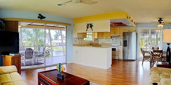 5th image of 3689 Emerald Ave