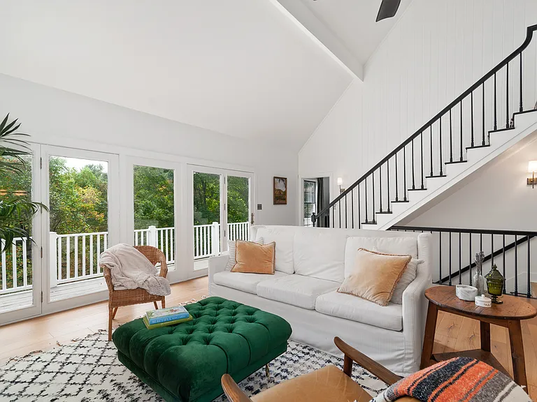 135 Layfield Dr — Photo 9