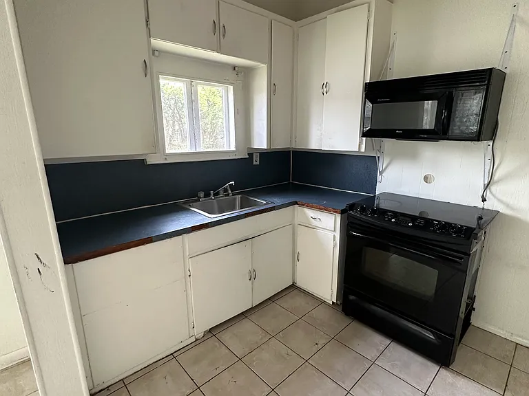 941 Lakeview Rd — Photo 9