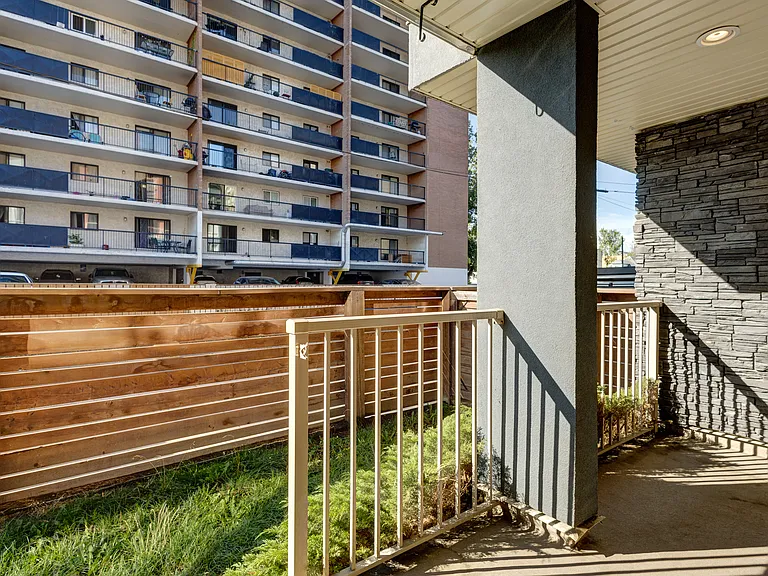 1029 15th Ave SW #102 — Photo 11