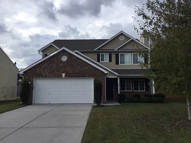 1st image of 102 Oak Knoll Dr