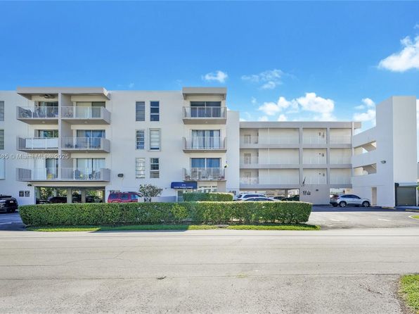 3716 NE 168th St APT 301