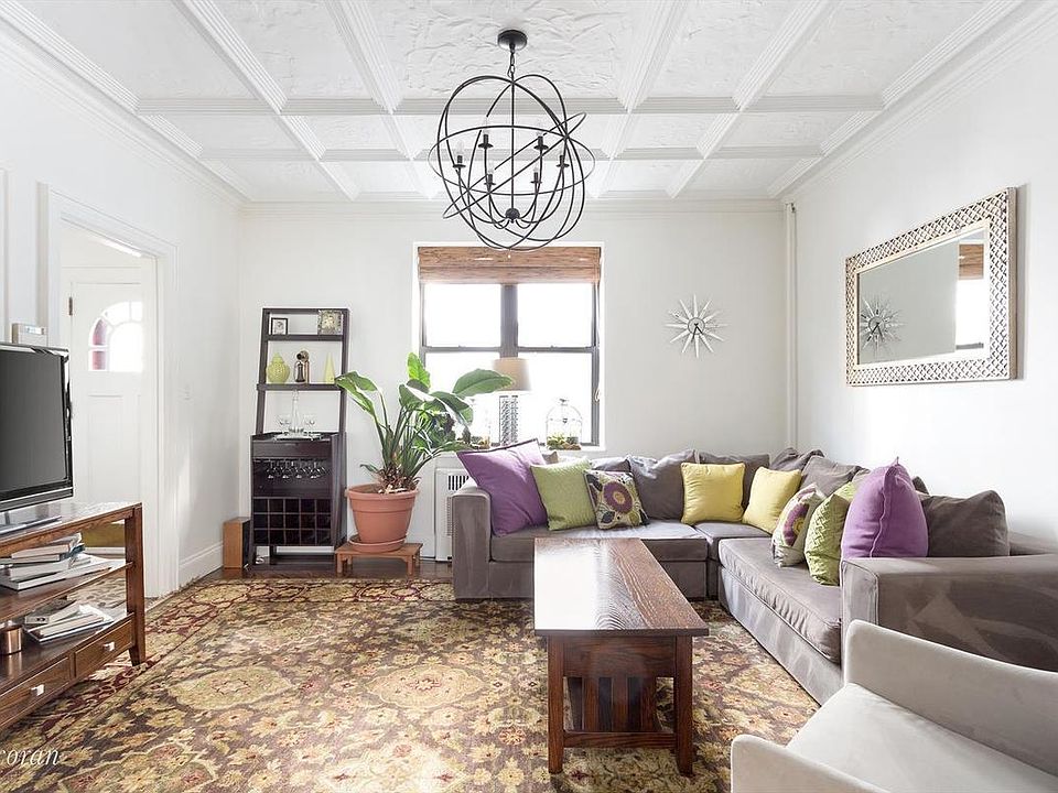 1st image of 324 Sackett St