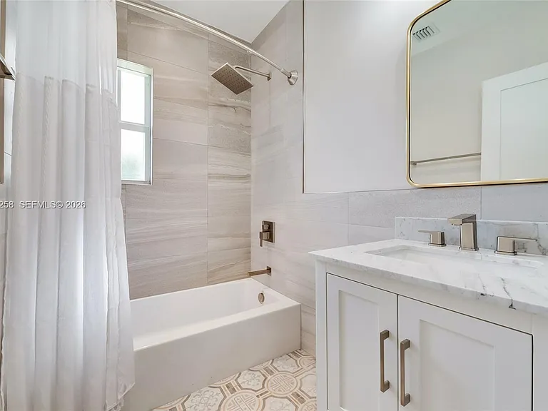 6356 SW 14th St — Photo 22