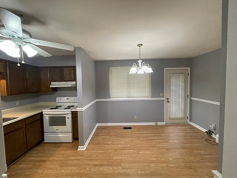 119 Trousdale Dr — Photo 15
