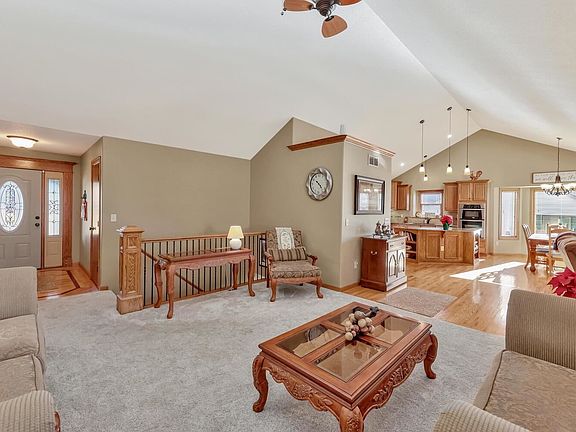 5th image of 1009 N McCaskey Dr