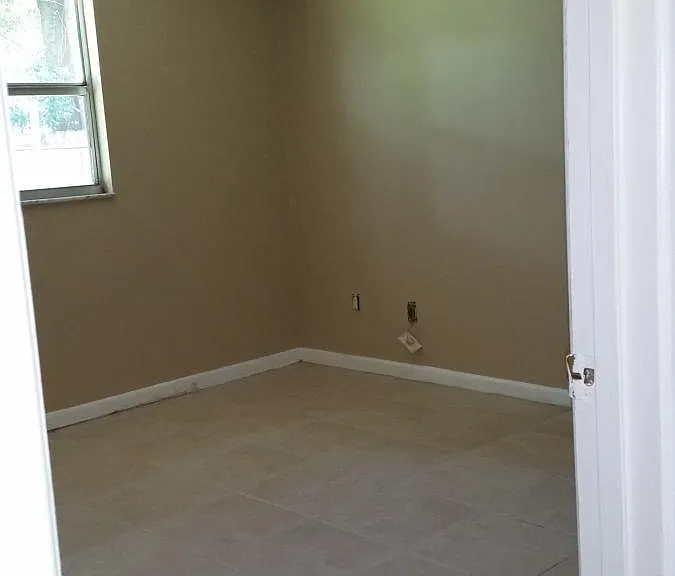 1823 Chamberlin St — Photo 14