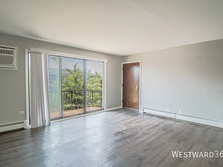 1665 Harbor Ave #3S — Photo 2
